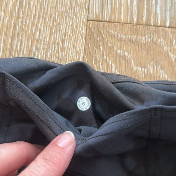 Lululemon 23" Camo Leggings - Picture 7 of 8